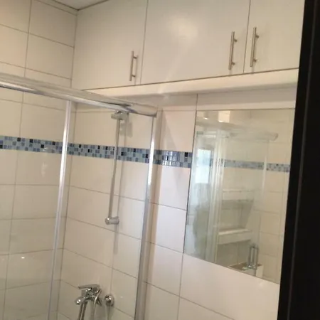 Apartmán By The Néoi Epivátai