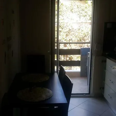 By The * Néoi Epivátai